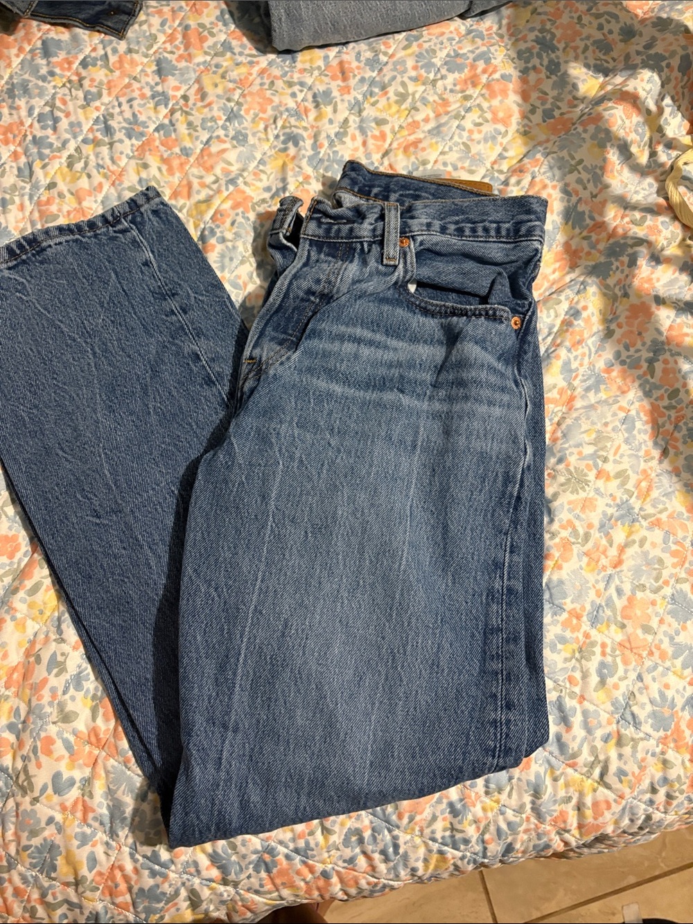 Levi's Women's Straight-Leg Jeans in Medium Blue Wash